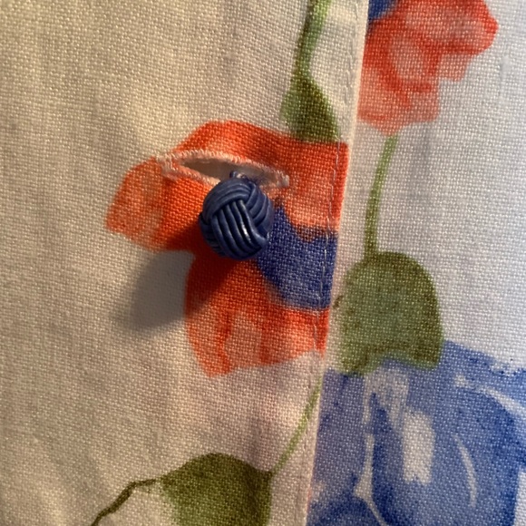 CR Floral Button Down Shirt: Small - Picture 2 of 3